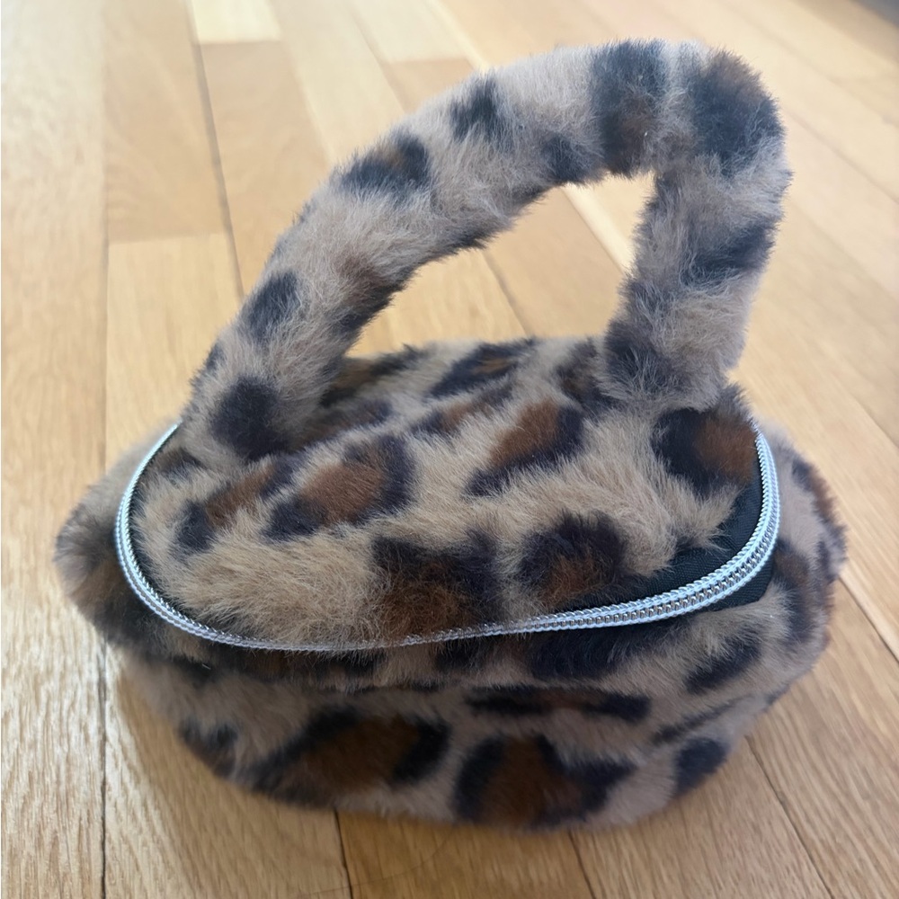Brand New Leopard Print Faux Fur Handbag/Pouch
